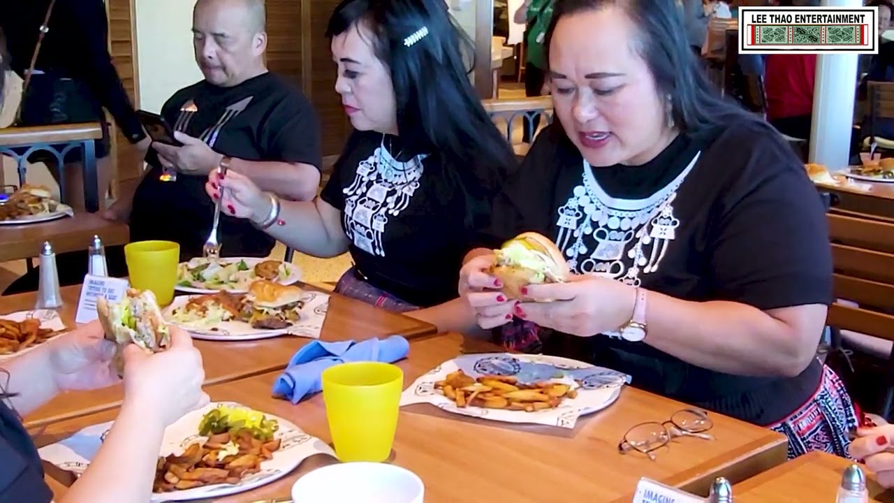 We eat the best HAMBURGER at Sea: CRUISE to MEXICO day 3.