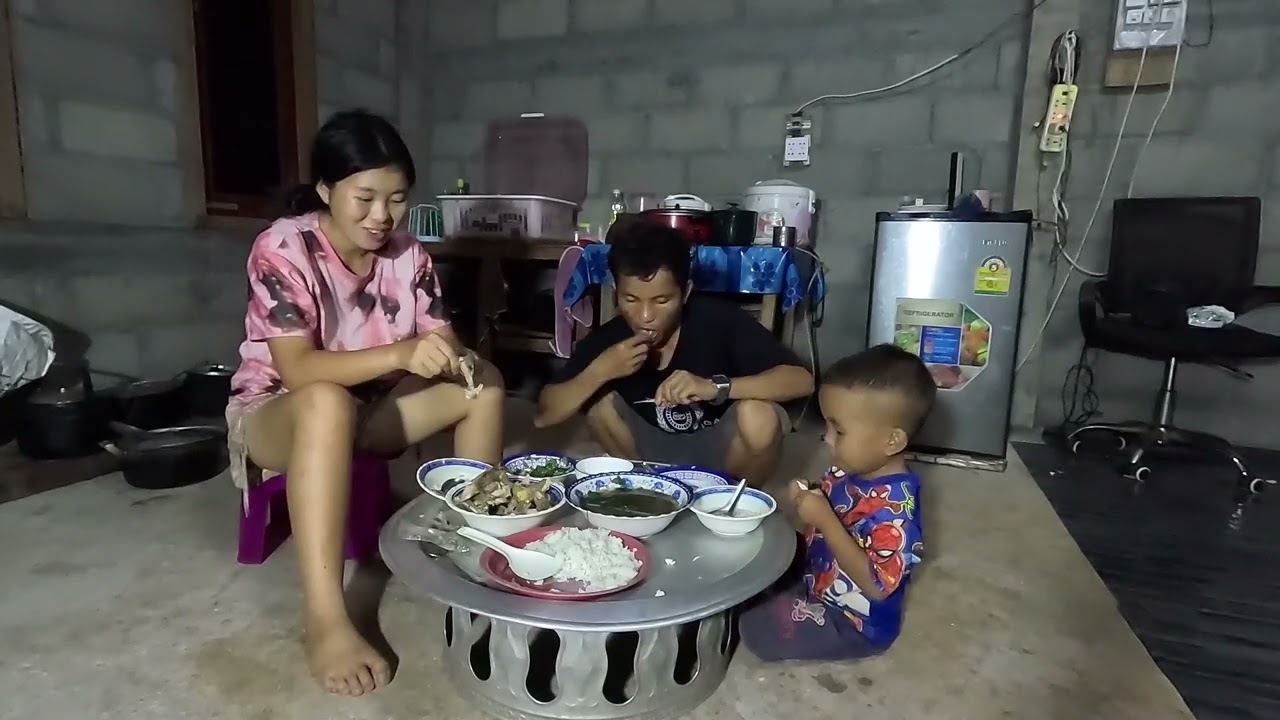 poj niam ua hmos qaib vom peb noj qab heev