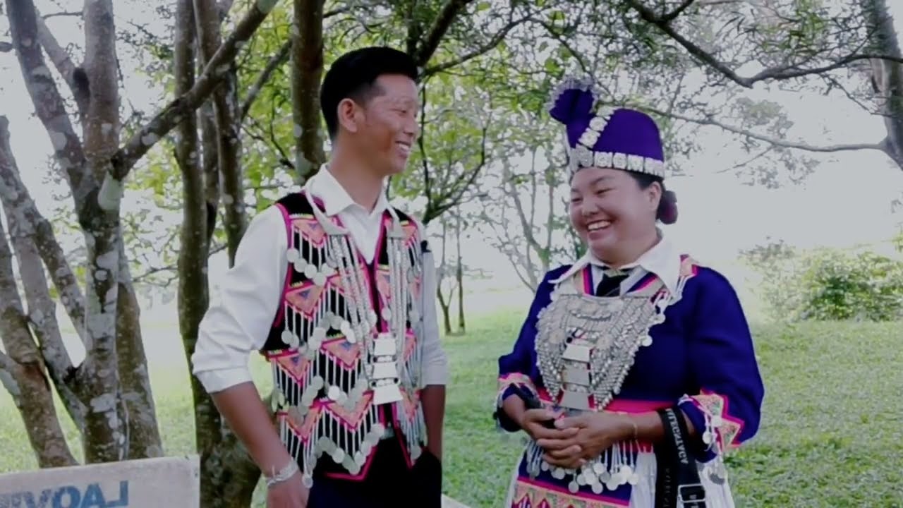 Kwv txhiaj ntev no mam rov ntsib koj by Phaj Thoj thiab Kaj siab Vaj