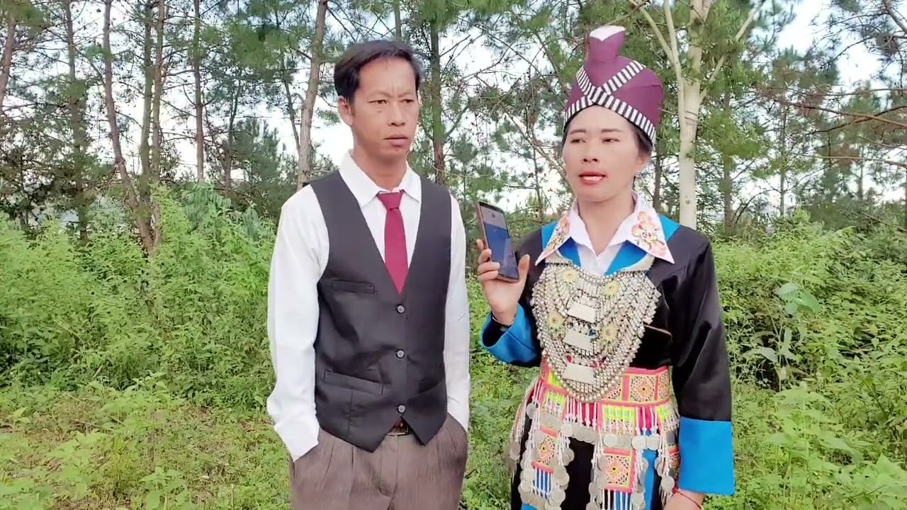 Kwv txhiaj qub nkauj nraug plam sib plam khuv xim laus li no by Vaj  Vaj thiab Kab Yaj