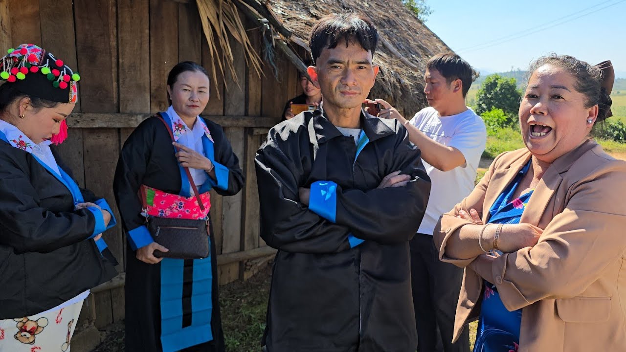 Nraug kaus Lauj thiab Nkauj xis Xyooj kwv txhiaj khuv xim vim plam  nkauj kiab neb lo laus li no