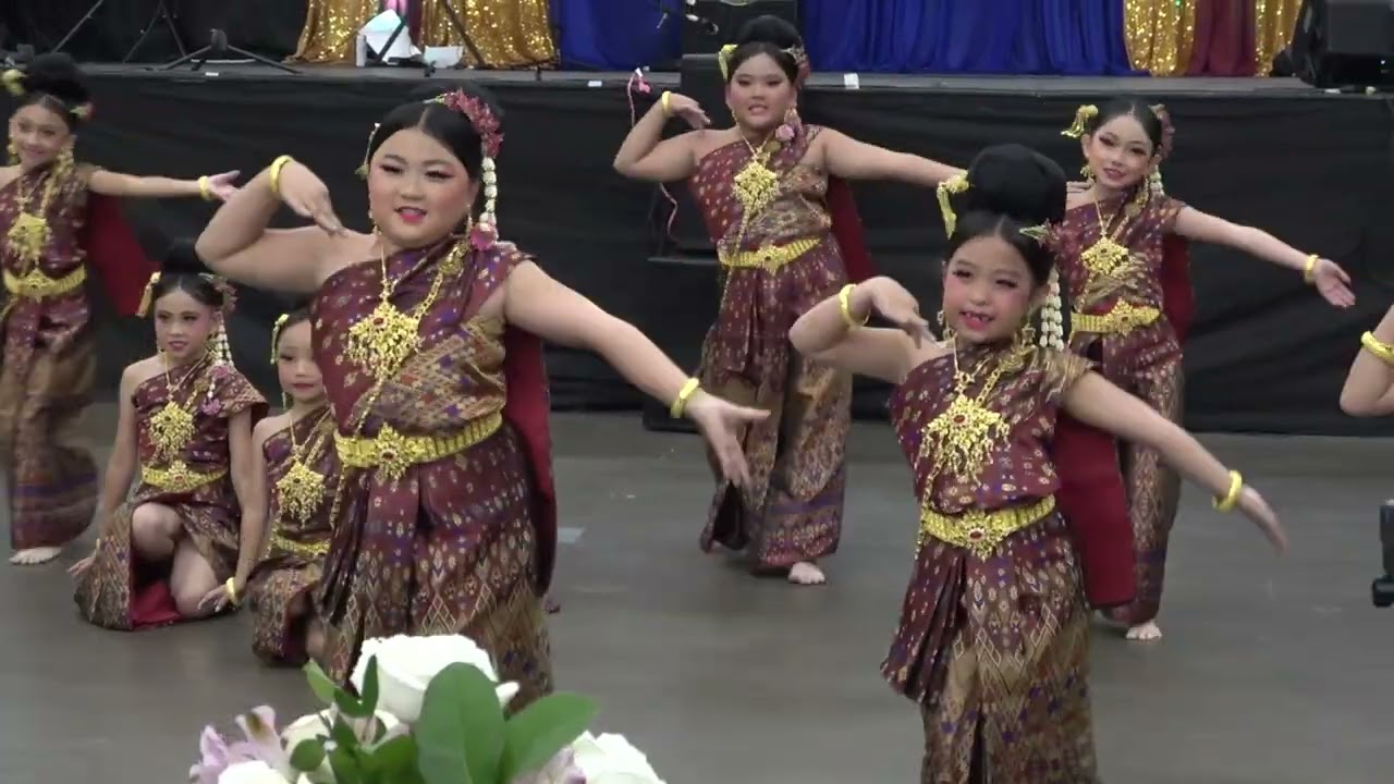 Stockton Hmong New Year 2025 26 Dance  Final round Junior Group  Ntxhais Yuj Yees