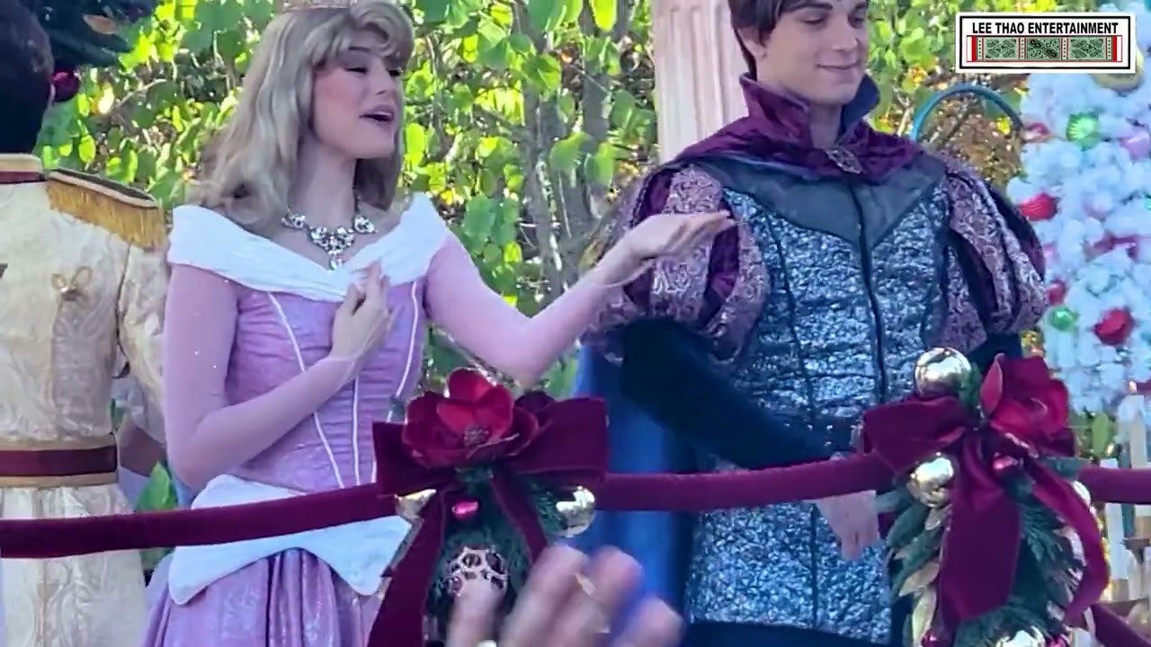 Disneyland Special Christmas Parade (Day 1)