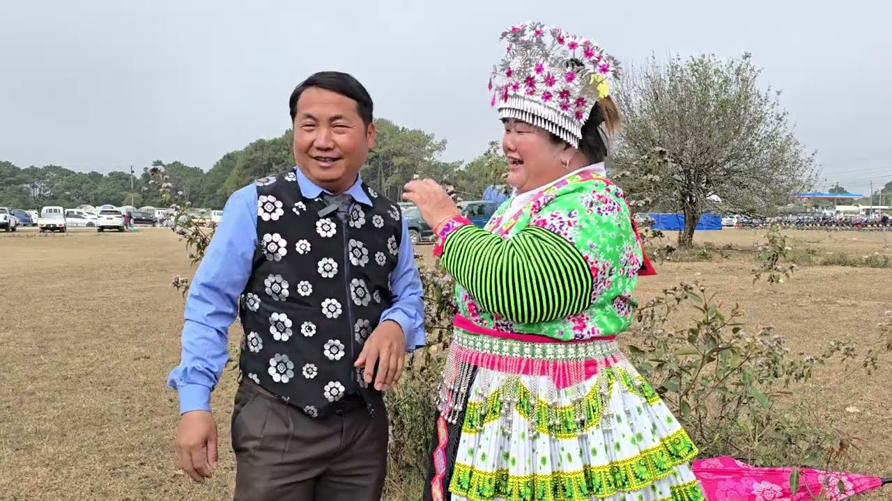 Pov Muas thiab ab nplaim kwv txhiaj plees muaj zoo phiaj tsis muaj  zoo phom