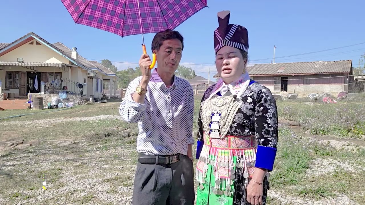 Kwv txhiaj  tsawg nkauj tsawg muam ces tu2 siab by Kuam Lauj thiab  Kaj siab Vaj