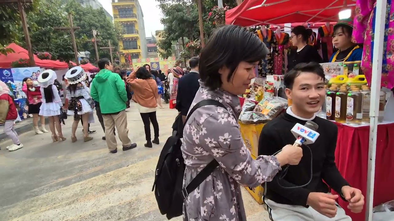 Hmoob noj tsiab nram nroog Hà Nội 2026