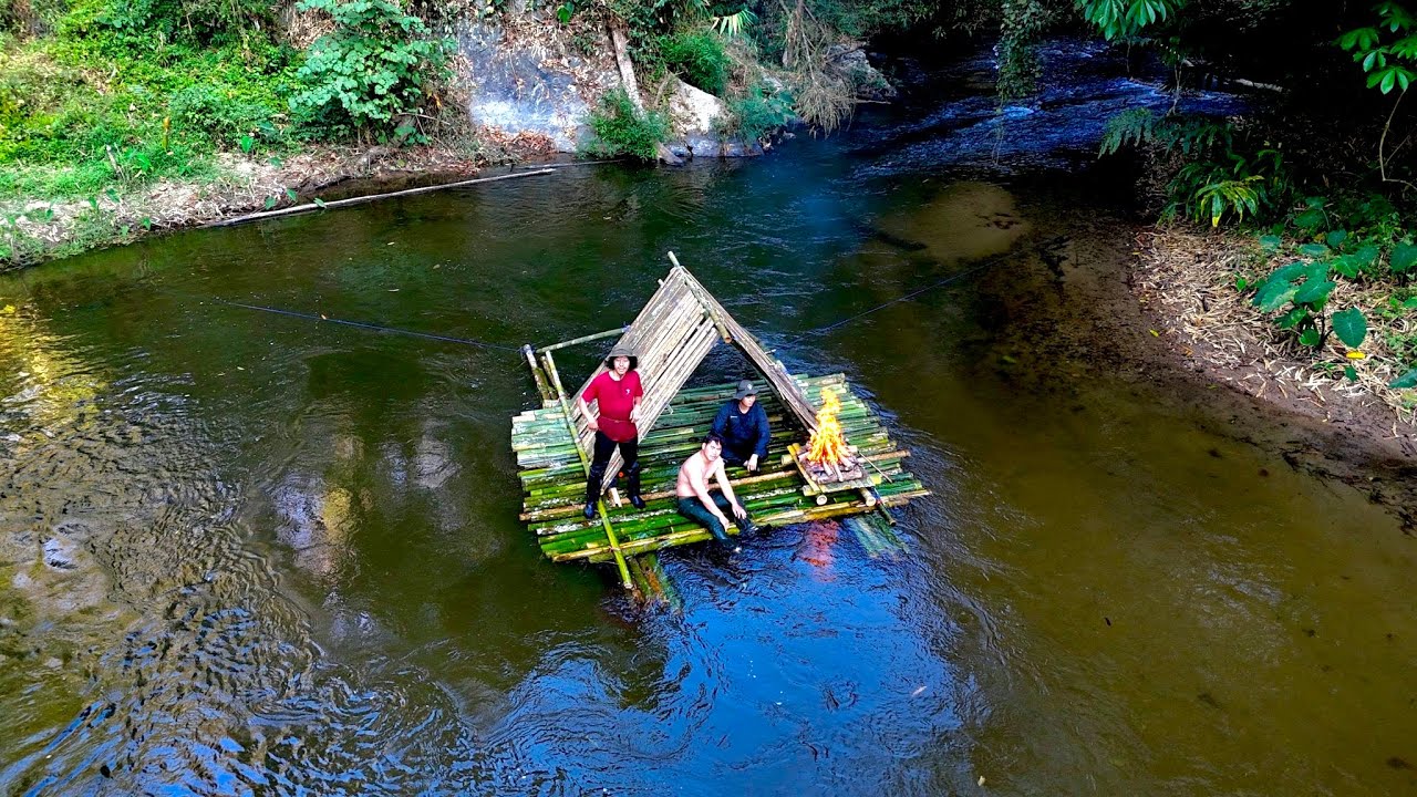 [Videos]  สร้างบ้านแพใช้ชีวิตในป่า…!!  กับ jungle creative   วิน คนหลงป่า  โจโฉ  ]