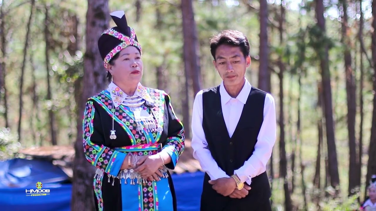 Kwv txhiaj yuav sau siab hlub niam nkauj txhav qaib nkaus xwb by  Kuam lauj thiab Nkauj xis xyooj