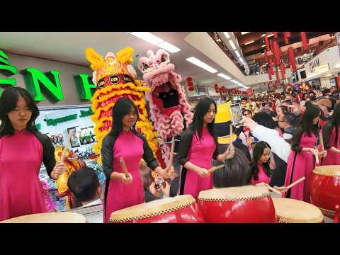 Vietnamese New Year Celebration at ASIAN GARDEN