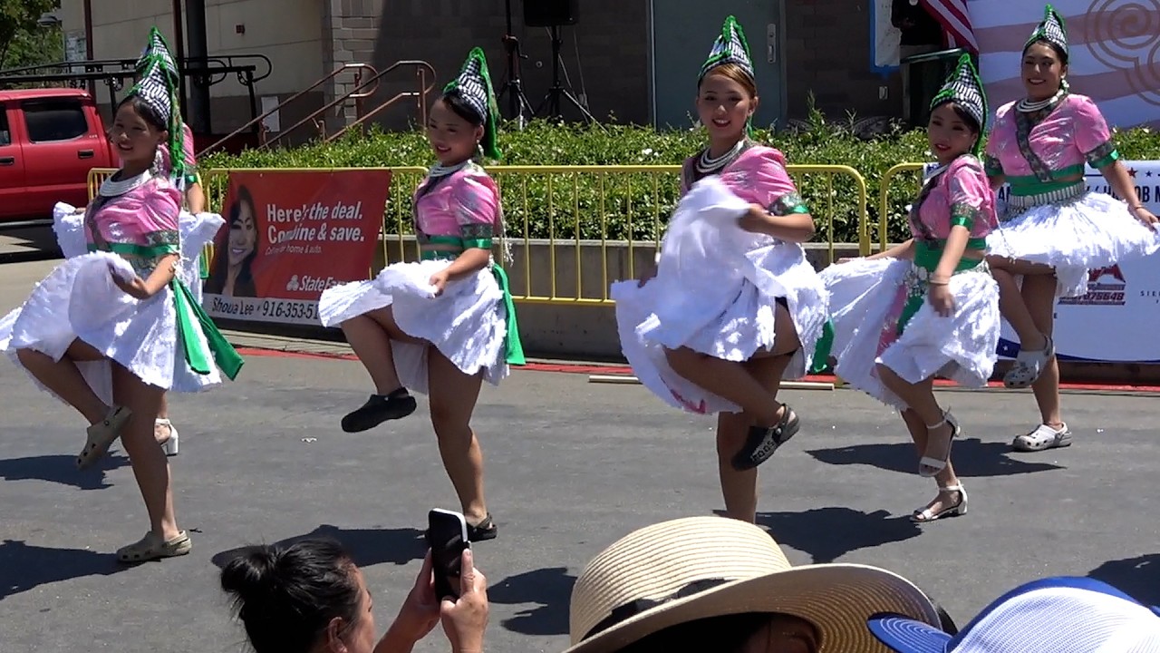 Hmong American day pab ntxhais  Dance