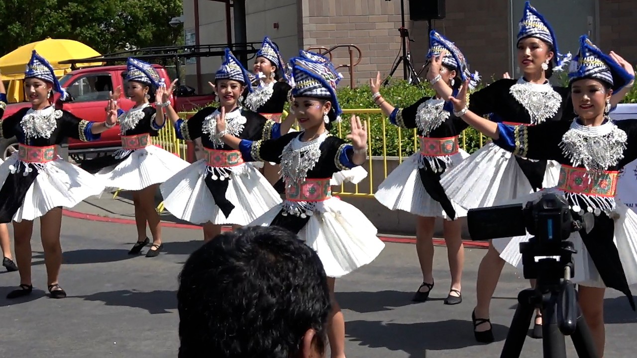 Hmong American day pab ntxhais  Dance