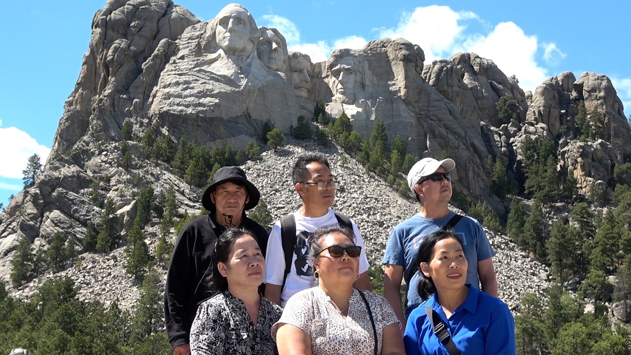 Family Travel MesKas Teb Chaws