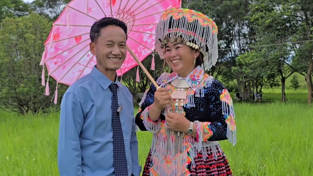 Kwv Txhiaj nkauj nraug dai siab by Yias Thoj thiab Npaub Lauj