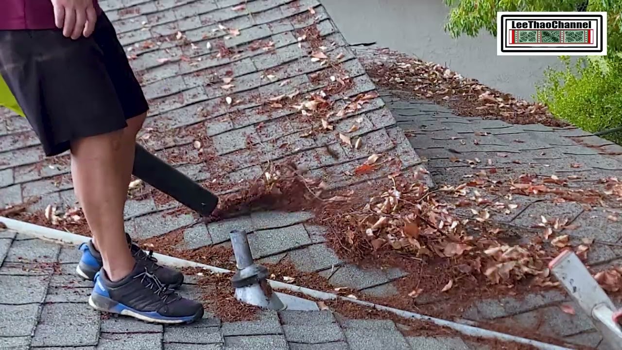 Cleaning Gutter get ready for fall