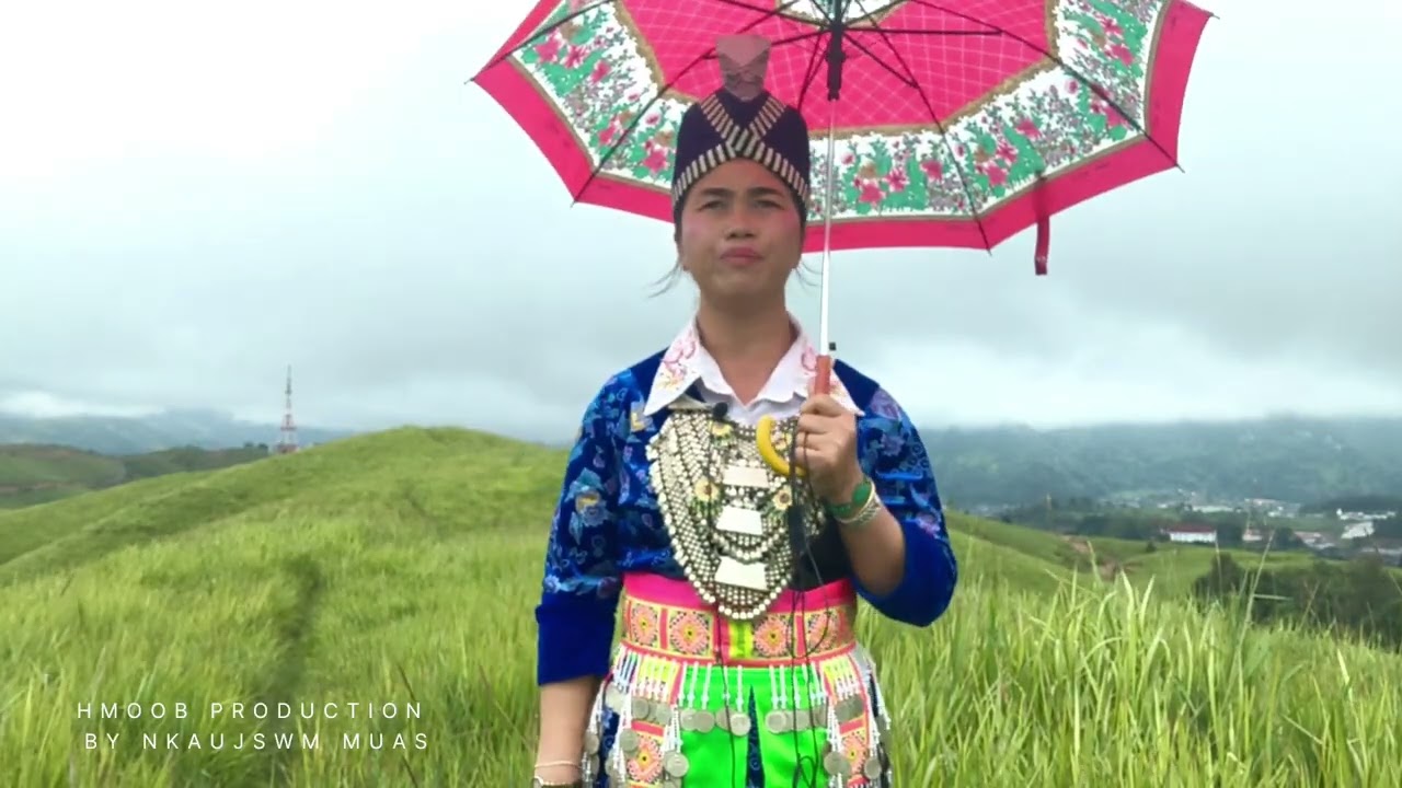 Kwv Txhiaj Txij nkawm txoj kev lwj siab by Nkaujswm Muas
